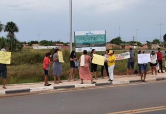  A manifestação reuniu vários moradores em defesa de Eliete (Foto: Divulgação)