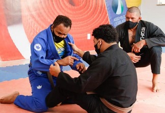 Mais de 600 alunos são atendidos na modalidade de jiu-jítsu pelo Programa Abrindo Caminhos (Foto: Divulgação)