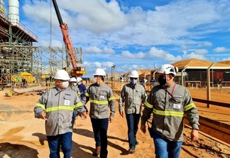 Marcello Cabral aproveitou a oportunidade para visitar as obras da usina da Eneva (Foto: Neto Figueredo/ Secom-RR)