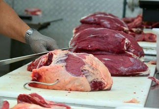 Consumidor deve ficar atento se os mercados vão reduzir o preço da carne (Foto: Nilzete Franco/FolhaBV)