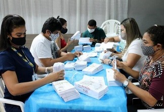 Cartões começam a ser distribuídos nesta sexta-feira (18) (Foto: Nilzete Franco/FolhaBV)