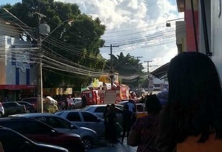 O incêndio estava localizado na rede elétrica da avenida São Sebastião (Foto: Divulgação)