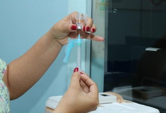 Programa foi lançado nesta quinta, com objetivo de atender profissionais da saúde na aplicação da vacina (Foto: Nilzete Franco/FolhaBV)