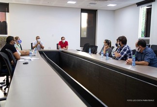 Reunião com classes discute formas de combater a pandemia (Foto: Léo Costa/Semuc PMBV)