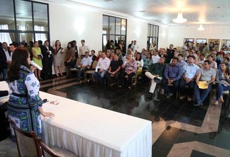 Governadora Suely Campos colocou seu secretariado à disposição dos prefeitos (Foto: Antonio Diniz)