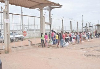 Familiares só poderão visitar os presos duas vezes por mês (Foto: Antônio Carlos/Arquivo/Folha)