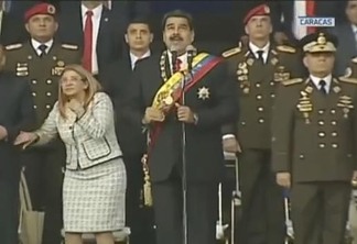 Presidente Nocolás Maduro discursava quando as forças de segurança abateram drones supostamente carregados com explosivos (Foto: Divulgação)