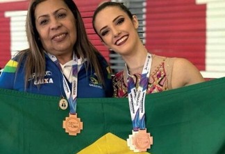 Técnica e atleta da seleção brasileira, Monika Queiroz e Natalia Gaudio (Foto: Divulgação)