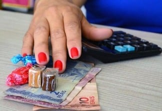Consumidor pode aceitar troco em balas, por exemplo, ou pedir o dinheiro restante, sem qualquer restrição (Foto: Nilzete Franco/Folha BV)