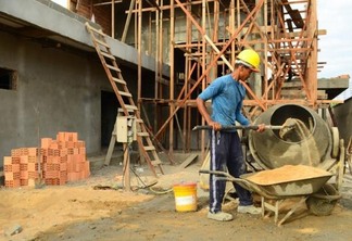 Em setembro, o setor da Construção Civil apresentou 303 postos de empregos admissionais (Foto: Nilzete Franco/Folha BV)