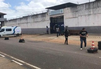 Agentes montam tenda em frente a Cadeia Pública Masculina de Boa Vista (Foto: Divulgação)