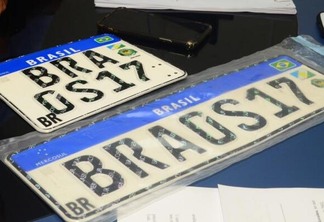 Nas novas placas há QR Codes únicos e três bandeiras que indicam país, Estado e município ao qual veículo pertence (Foto: Nilzete Franco/Folha BV)