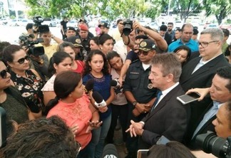 Reunião das esposas de militares e o interventor e governador eleito Antonio Denarium. (Foto: Minervaldo Lopes/FolhaBV)