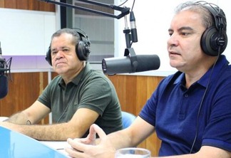 Os deputados estaduais Brito Bezerra e Jânio Xingu declaram apoio a Jalser Renier para presidência da ALE-RR (Foto: Diane Sampaio/Folha BV)