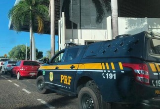 Equipes da PRF deram suporte as ações do MP no prédio da ALE nesta quarta-feira, 2 (Foto: Joselinda Lotas/Folha BV)