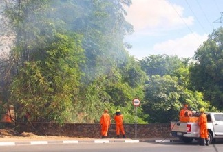 Esse foi o terceiro incêndio registrado pela reportagem da Folha de Boa Vista durante o fim de semana (Foto: Diane Sampaio/Folha BV)