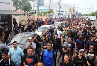 Reportagem ouviu candidatos ao serviço público enquanto caminhavam do Centro Cívico ao Ministério Público de Roraima (Foto: Nilzete Franco/Folha BV)