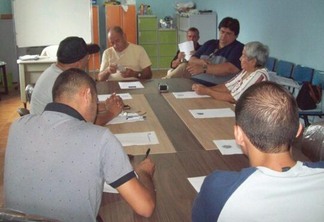 Os dirigentes vão analisar a proposta em reunião na sede da FRF (Foto: Divulgação/FRF)