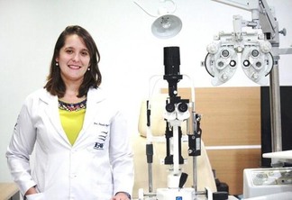 A oftalmologista Daniela Raposo explica quais são os sintomas (Foto: Priscilla Torres/Folha BV)