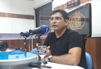 O professor de música Luciano Camargo é o entrevistado do programa Quem é Quem (Foto: Minervaldo Lopes/Folha BV)