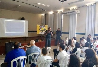 O ciclo de palestra que abriu as ações do Maio Amarelo da Ciptur foi realizada na Escola Gonçalves Dias (Foto: Divulgação)