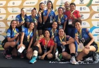 As atletas de voleibol feminino da Estácio trouxeram o único ouro pra Roraima (Foto: Divulgação)