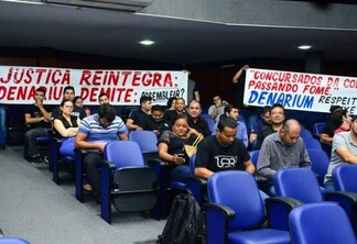 Concursados da Codesaima pediram apoio de deputados para que reinvindicações cheguem até o executivo (Foto: Nilzete Franco/FolhaBV)