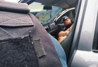Policiais militares prestaram os primeiros atendimentos a mulher (Foto: Aldenio Soares)