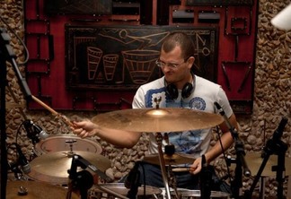 Músico celebra trajetória como baterista há quase 20 anos (Foto: Arquivo pessoal)
