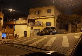 Mocélio, ao ver a polícia, ainda teria tentado fugir pelos telhados das residências (Foto: Divulgação)