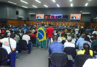 O plenário da Assembleia ficou lotado com os participantes da audiência Pública (Foto: Nilzete Franco/FolhaBV)