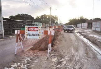 Obras de ampliação da rede de esgoto serão feitas em cinco etapas, sendo que foram concluídas as três primeiras (Foto: Diane Sampaio/FolhaBV)