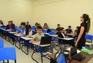 O curso tem somente neste semestre 260 alunos matriculados (Foto: Diane Sampaio e Nilzete Franco/ Folha BV)
