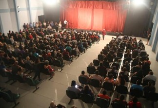 Com capacidade para 300 pessoas sentadas, o teatro significa mais oportunidades de lazer para a população (Foto: Divulgação)