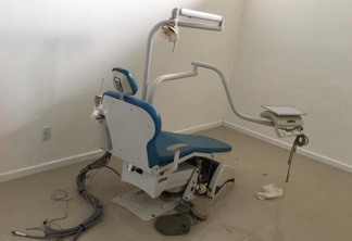 No consultório odontológico existe somente uma cadeira de dentista (Foto: Divulgação)