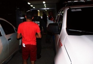 O agressor foi conduzido ao 5° Distrito Policial, onde foi flagranteado (Foto: Aldenio Soares)