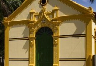 A Igreja São Sebastião fica localizada na Avenida João Pereira de Melo, no Centro (Foto: Divulgação )