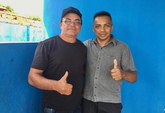 Edmilson Santos ao lado de Claudio Santos, presidente do Rio Negro (Foto: Bennison de Santana/Folha BV)