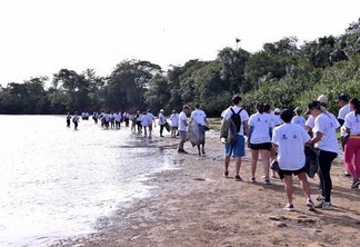 150 voluntários percorreram, na manhã deste domingo (26), praias do Caranã ao Cauamé, em Boa Vista (Foto: Neto Figueredo/Ascom/Caer)