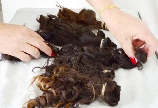130 mechas de cabelos foram arrecadados e enviados para a Ong que fica em São Paulo (Foto: Arquivo FolhaBV)