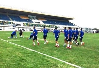 O São Raimundo passou a semana treinando para o jogo no Estádio (Foto: Bennison de Santana)