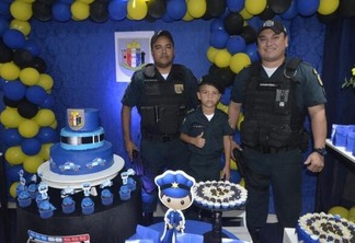 Para o pequeno Davi Carvalho, de cinco anos, seus maiores heróis são os Policiais Militares