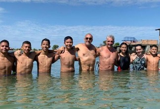 Equipe do Sinpol treina nas águas do lago do Ecopark (Foto: Divulgação)