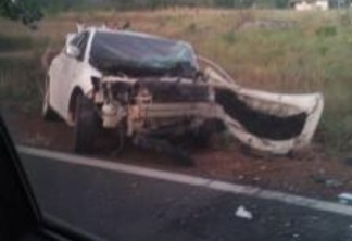 As vítimas estavam em um veículo modelo Corolla, que colidiu frontalmente com uma caminhonete modelo L200 (Foto: Divulgação)
