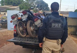 Diante dos fatos, os indivíduos e os veículos foram encaminhados à Delegacia de Polícia Civil em Rorainópolis (Foto: Nucom/PRF-RR)