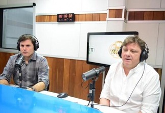 O médico infectologista Alexandre Salomão e o secretário estadual de Saúde, Francisco Monteiro Neto, foram entrevistados na Rádio Folha 100.3 FM, nesta sexta-feira (20) (Foto: Diane Sampaio/FolhaBV)