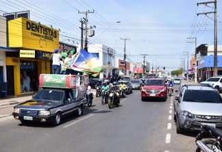 Empresários lotaram ruas da capital em protesto contra fechamento do comércio. Foto: Diane Sampaio/Folha BV 