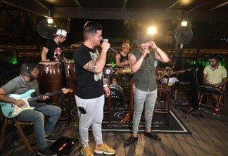A dupla realizava a transmissão ao vivo de um bar, localizado no bairro Caçari (Foto: Divulgação)