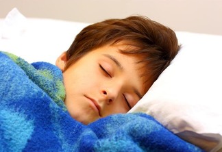 Segundo a médica, a partir do primeiro ano a criança faz duas sonecas de dia e dorme mais longamente à noite (Foto: Divulgação)