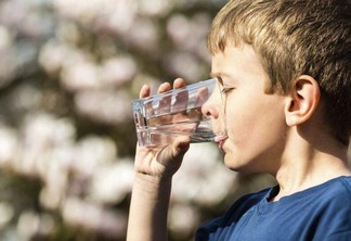 O corpo infantil é composto 80% por água (Fotos: Divulgação)